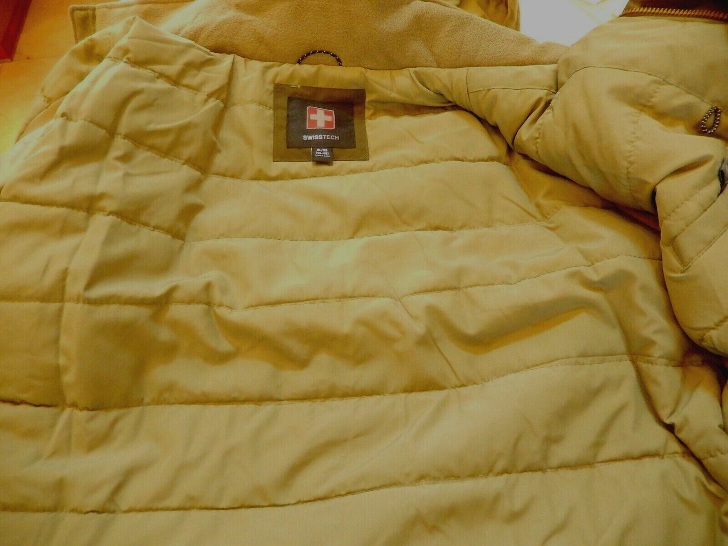 NEW Mens Swiss Tech Winter Hooded Heavy Insulated Coat Zip Front & Pockets Sz XL