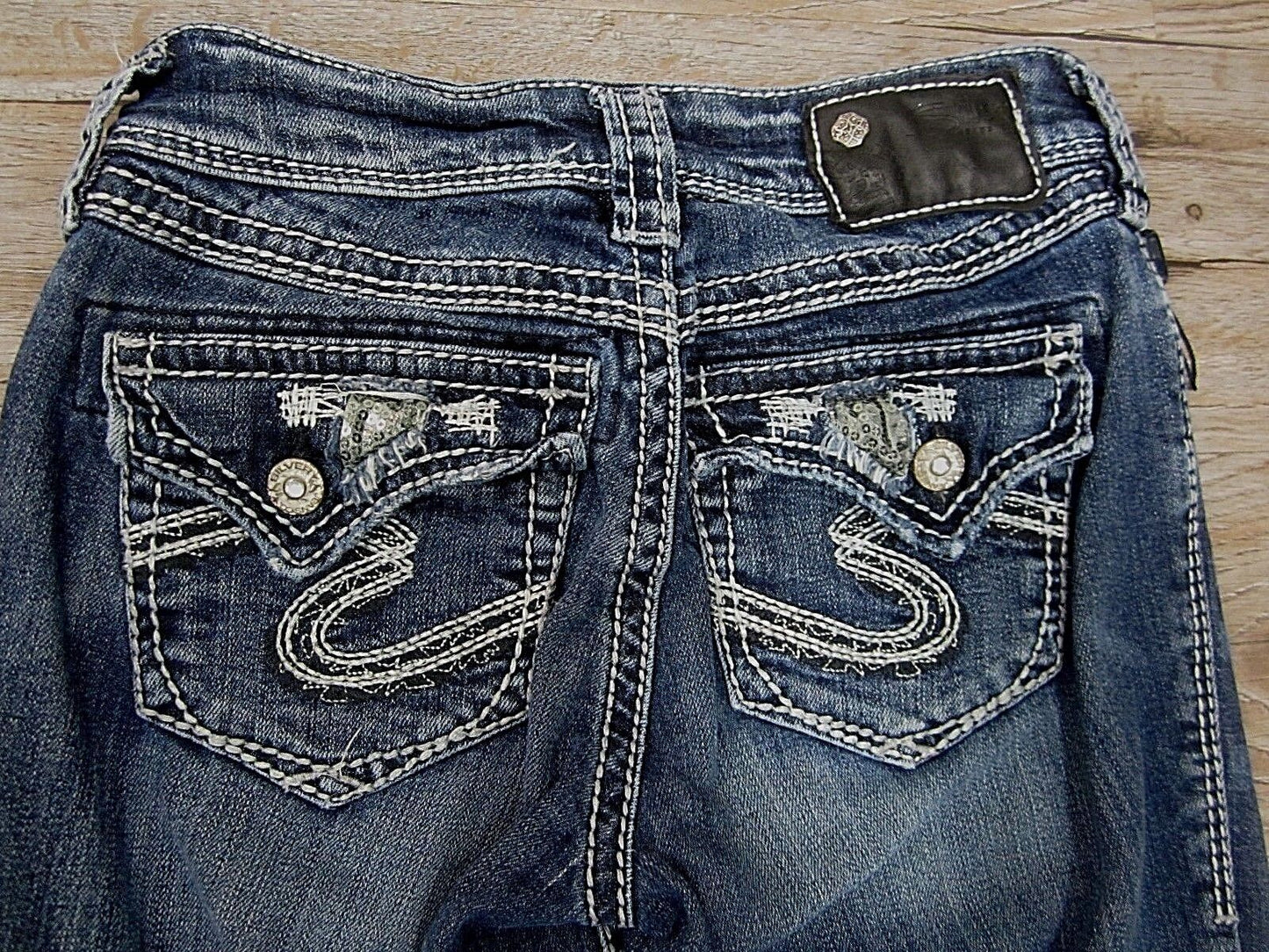 NWOT SILVER Suki Flat 17" Low Rise Skinny Medium Wash Size 24 X 33