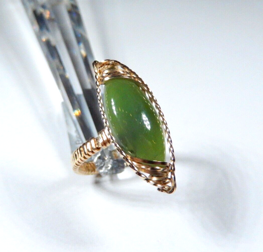 Vintage 18K Yellow Gold Vermeil .925 Green Jade Cabochon Marquise Cocktail Ring