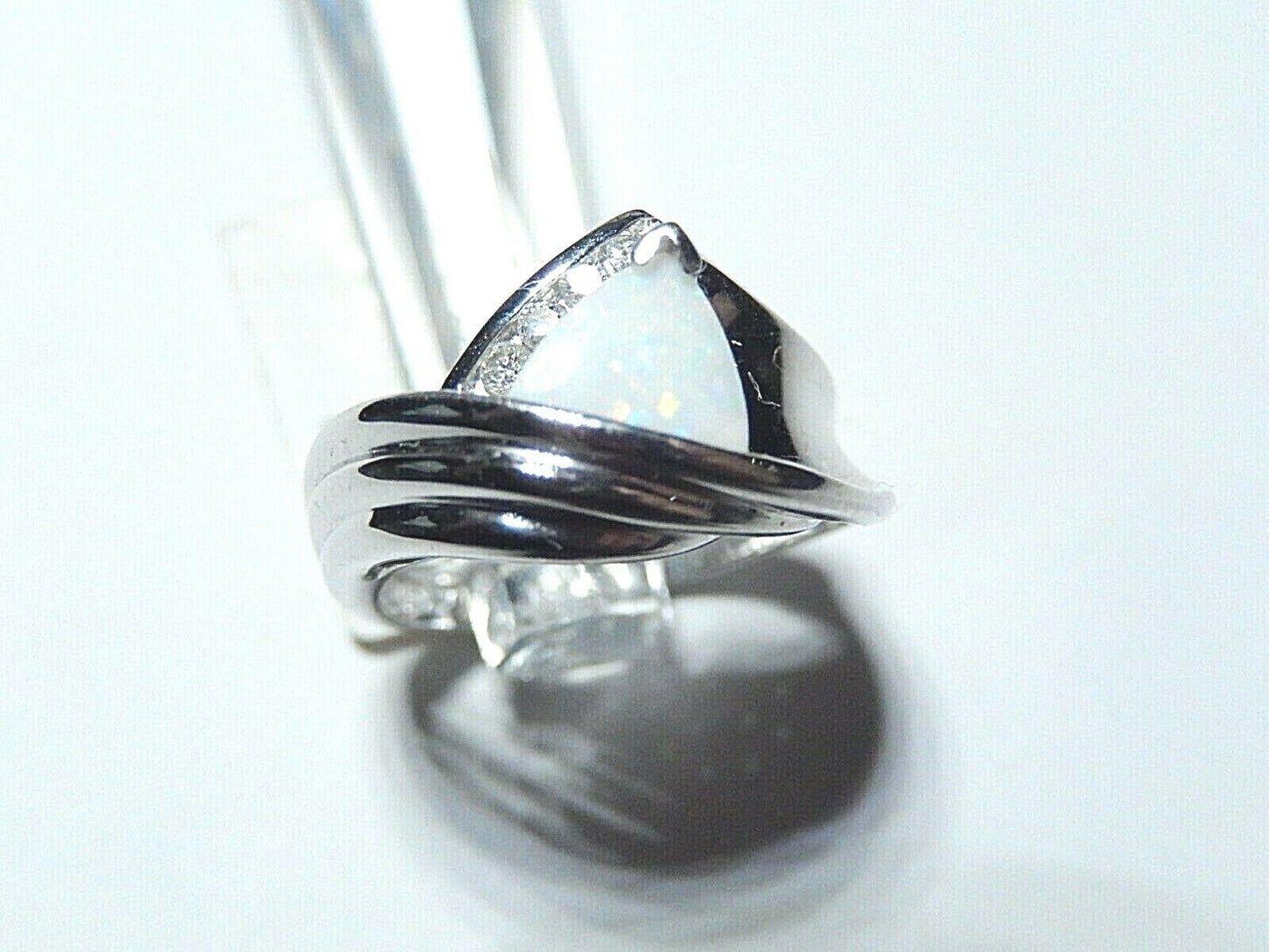 *NWT* 10k White Gold 6mm Trillion Opal and Diamond Modern Style Ring Size 7.5