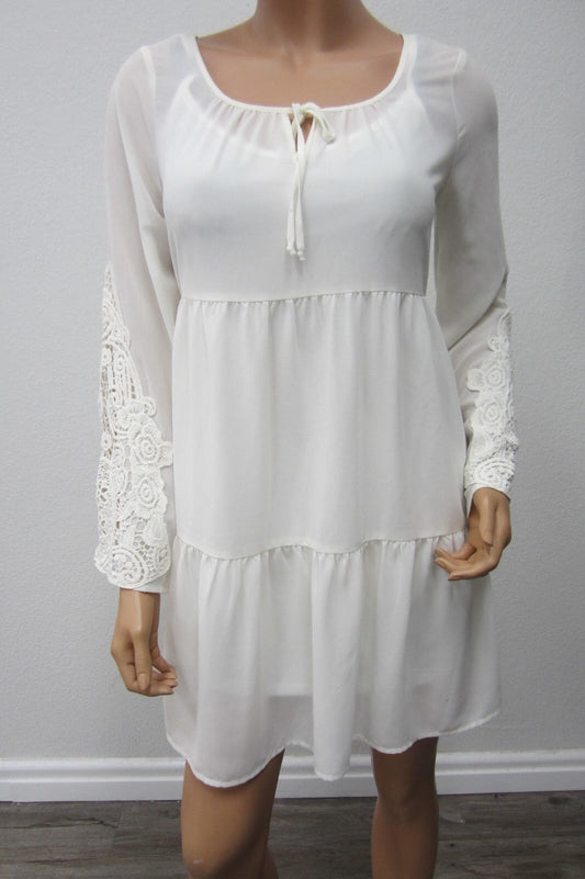 NWT GB GIANNI BINI Ivory With Lace Sleeves  Dress Fully Lined Size Small