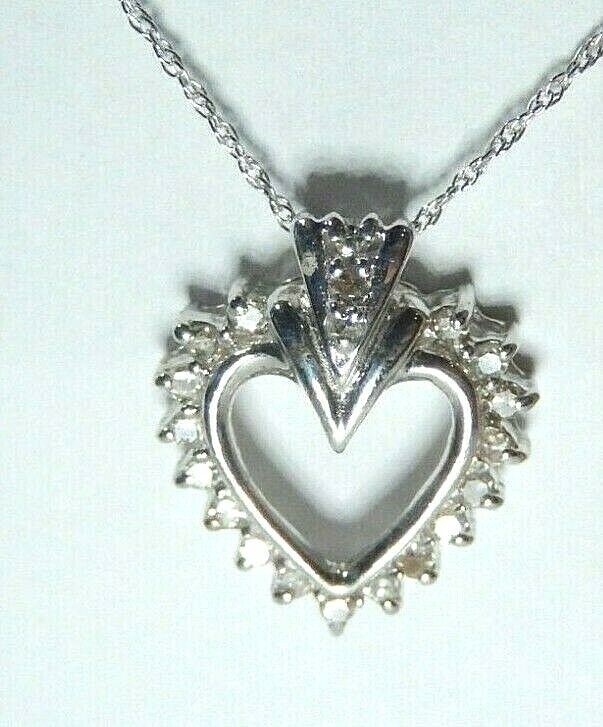 *NWT* - 10K White Gold 1/4Ct Round White  Diamond  Heart Pendant w/ 14K18" Chain