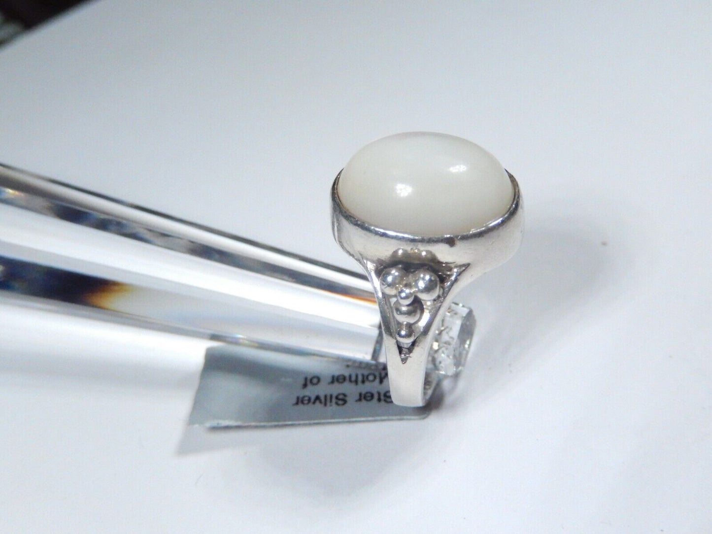 *WINTAGE* 925 Sterling Silver 14mm x 10 Oval Mother-of-Pearl  Ring Size 6