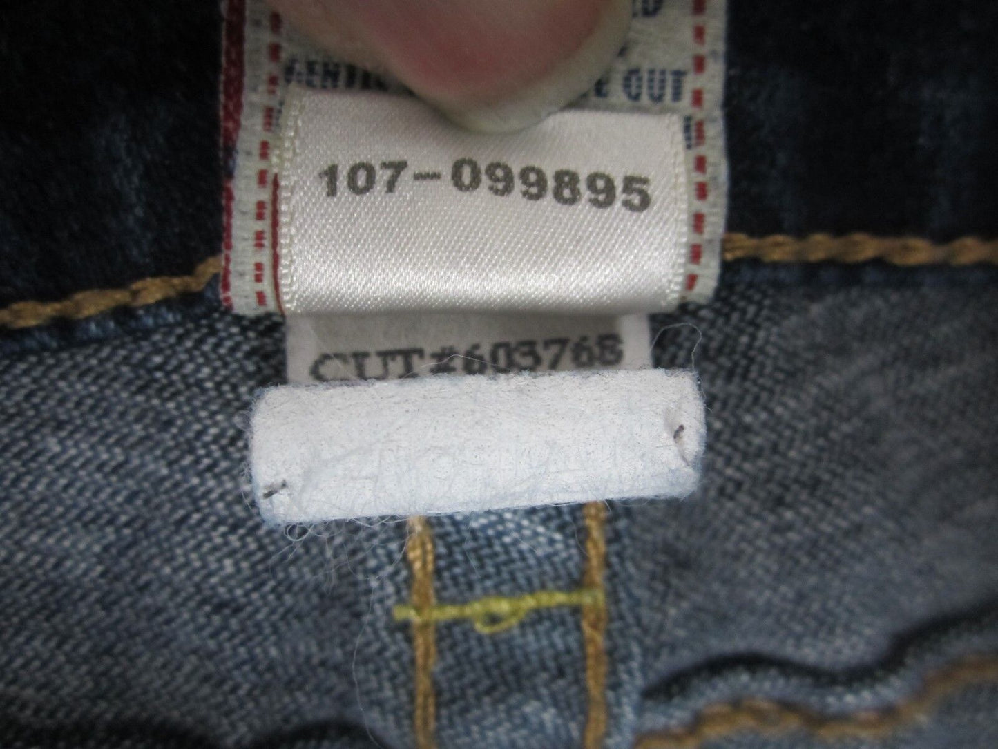 AUTHENTIC NICE Pre Owned  True Religion Ladies Joey Jeans Size 28 x 32 Inseam