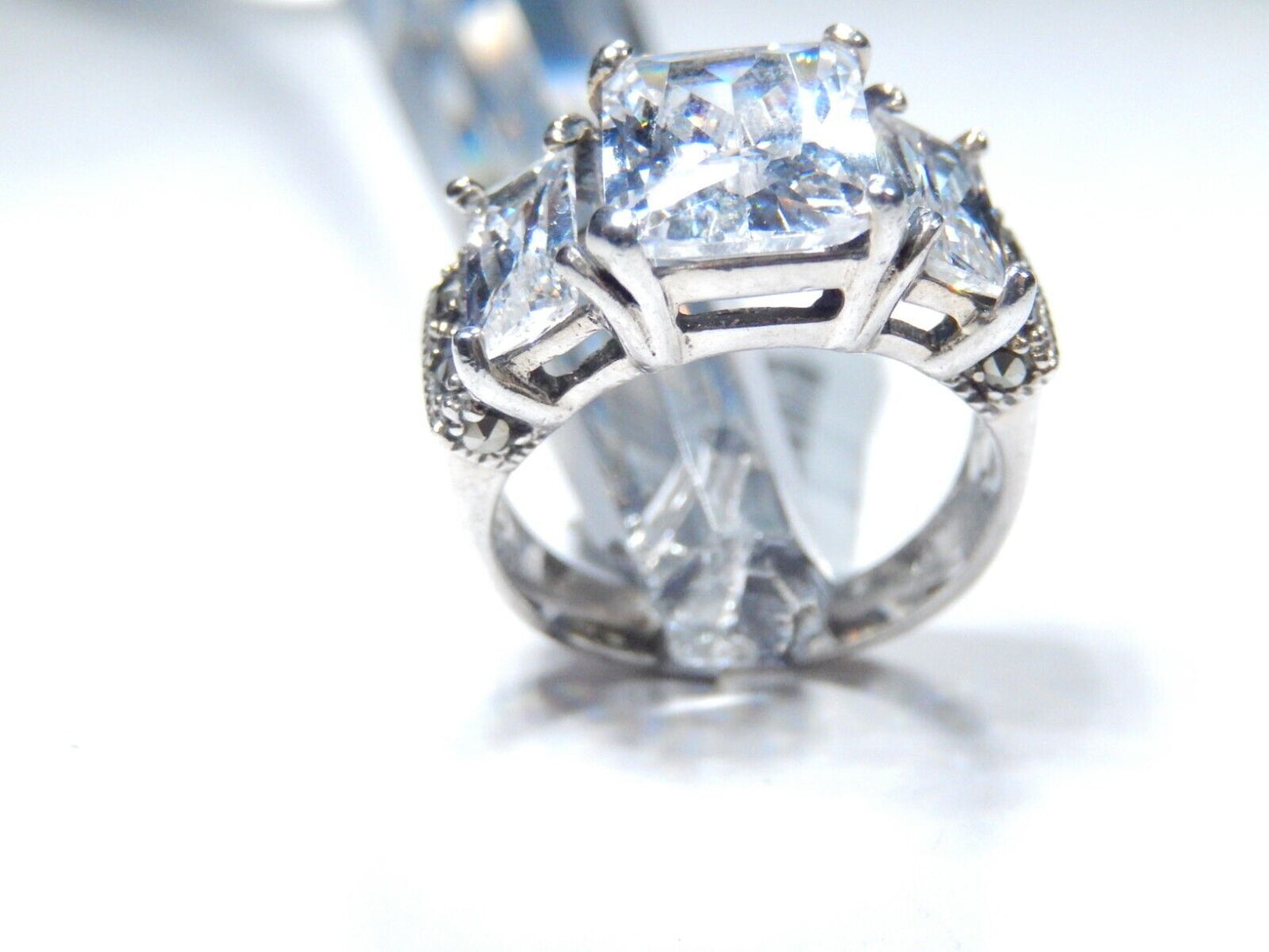 STERLING SILVER 5.00CT EMERALD CUT CZ ARTISIAN BEAD BAND 3 STONE RING Sz 5.75