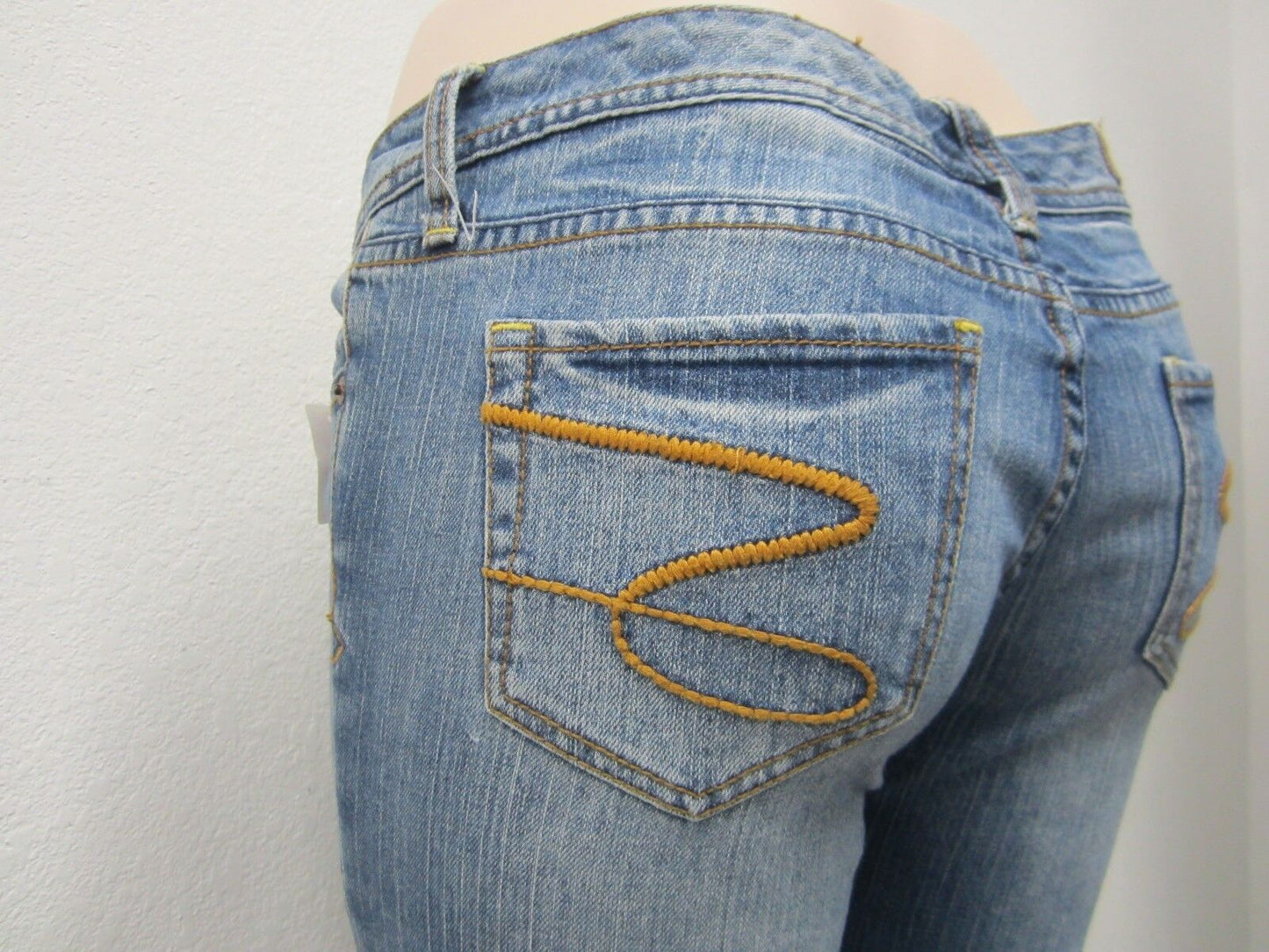 7 Seven For All Mankind Ladies Size 31 X 31 Medium Wash Premium Bootcut Jeans