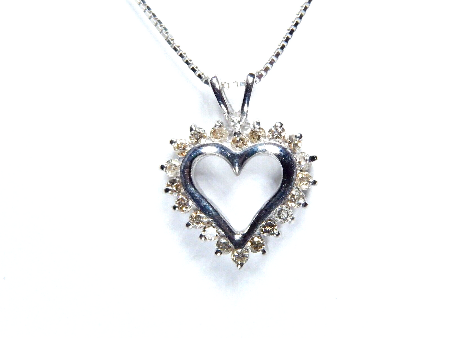 *VINTAGE* 10K White Gold 20 Natural Diamond Heart Shape Pendant W/18"chain