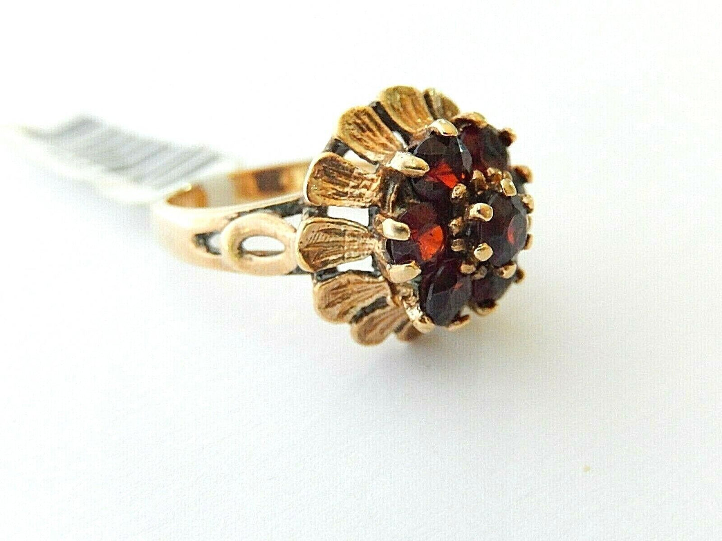 Beautiful Vintage 10k Yellow Gold Garnet Flower Ladies Ring Size 6.5