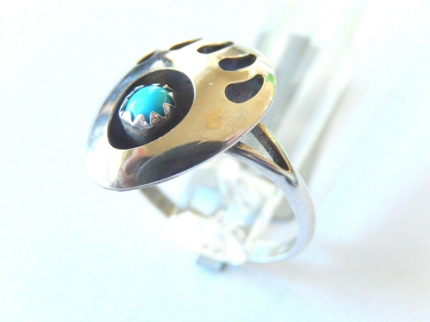 *VINTAGE*  Native Amer. Sterling Silver Turquoise Bear Claw Design Ring Sz 7.75