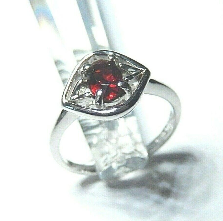 *NWT* 10K WHITE GOLD .50 CARAT OVAL GARNET SOLITAIRE RING  SIZE 6