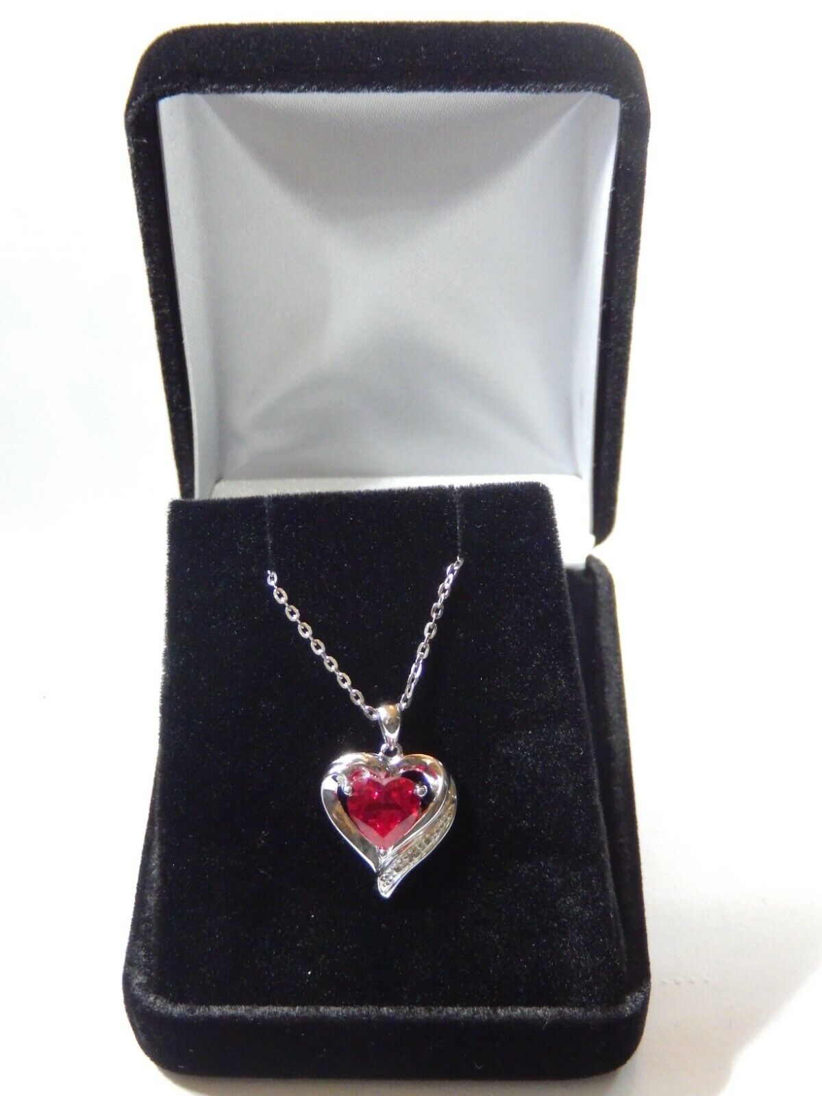 *NWT*  10K White Gold 3CTHeart Ruby & Diamond Accent Heart Necklace w/18" Chain