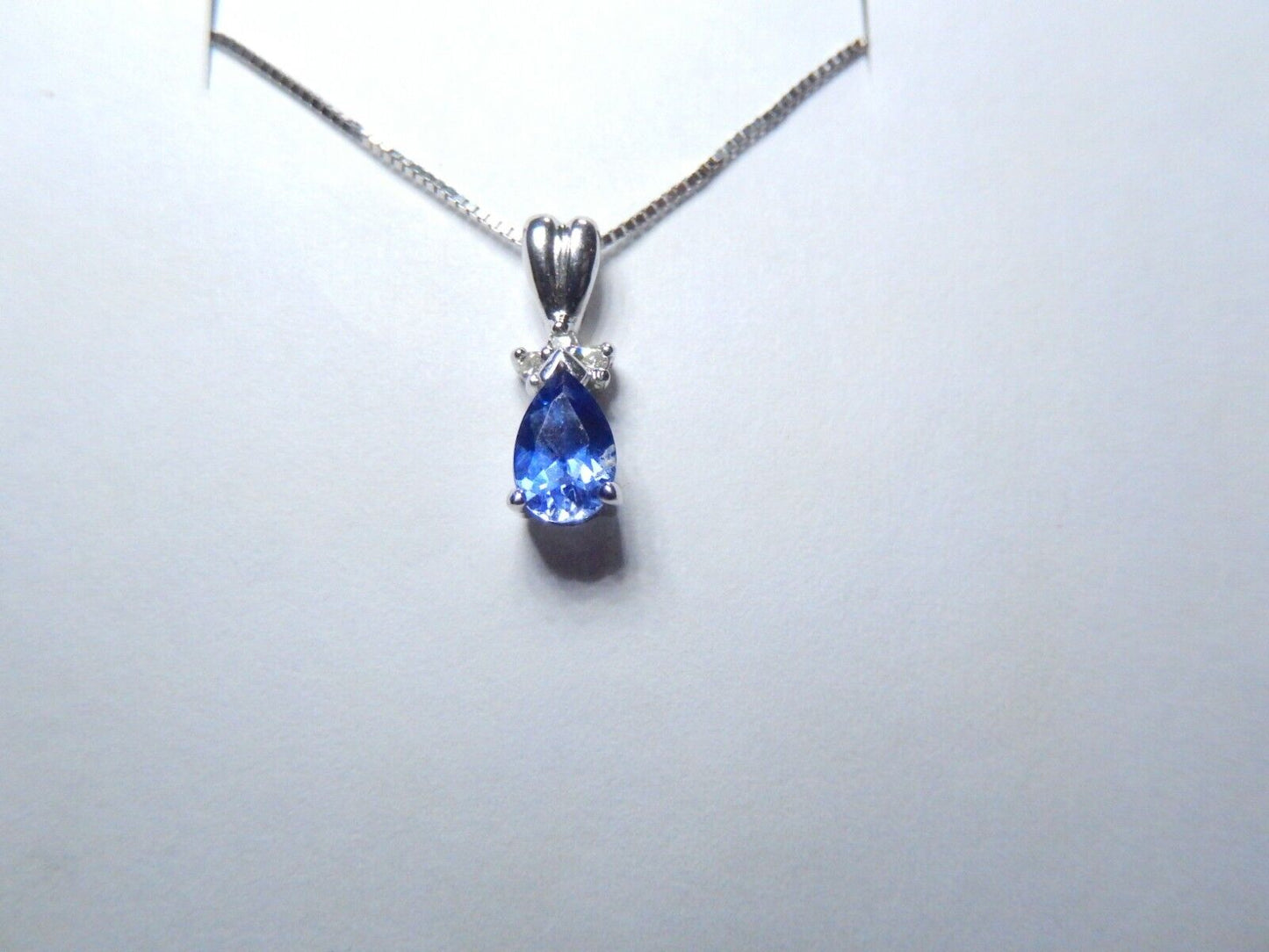 *VINTAGE* 14k White Gold .33 CT Tanzanite & 3 Diamond Tear Drop Pendant w/18"Chn