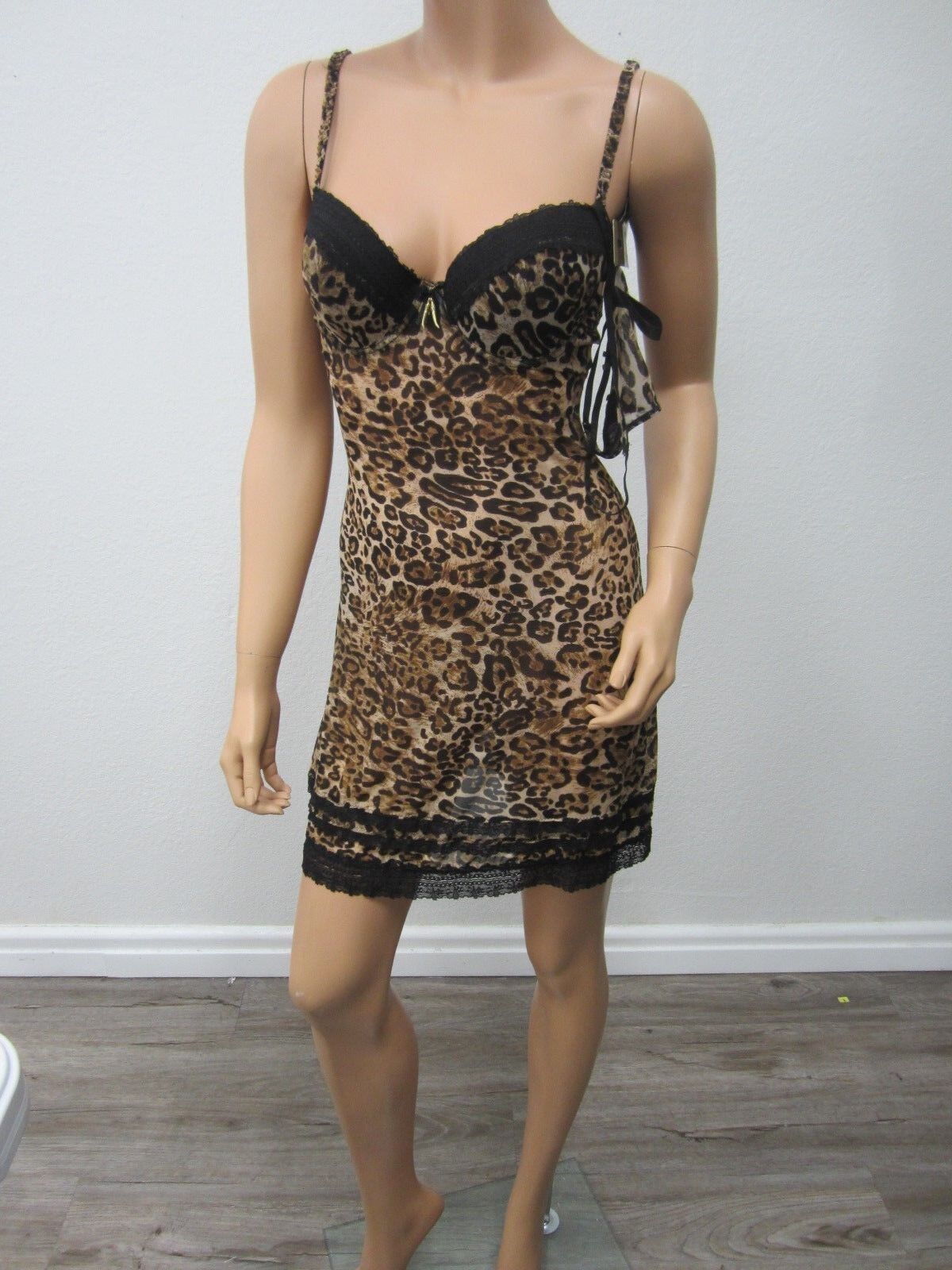 NWT Ladies "Marilyn Monroe" Size M,  2 piece Intimate set.