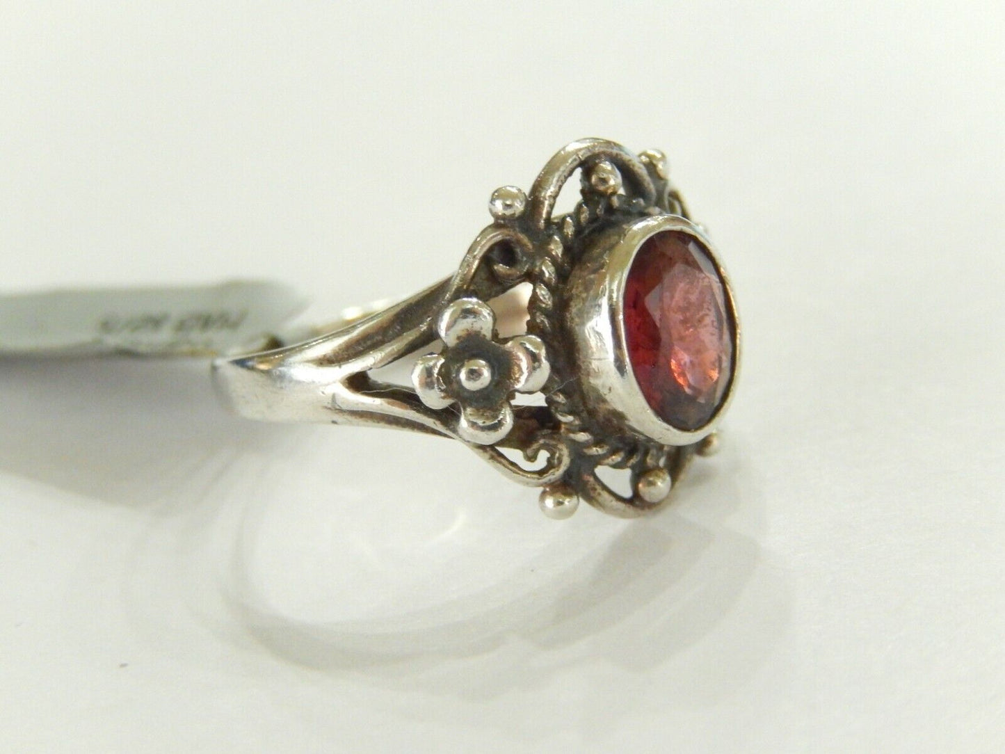 *VINTAGE*  Sterling Silver 925  Antique Style Garnet Ring Size 8.25