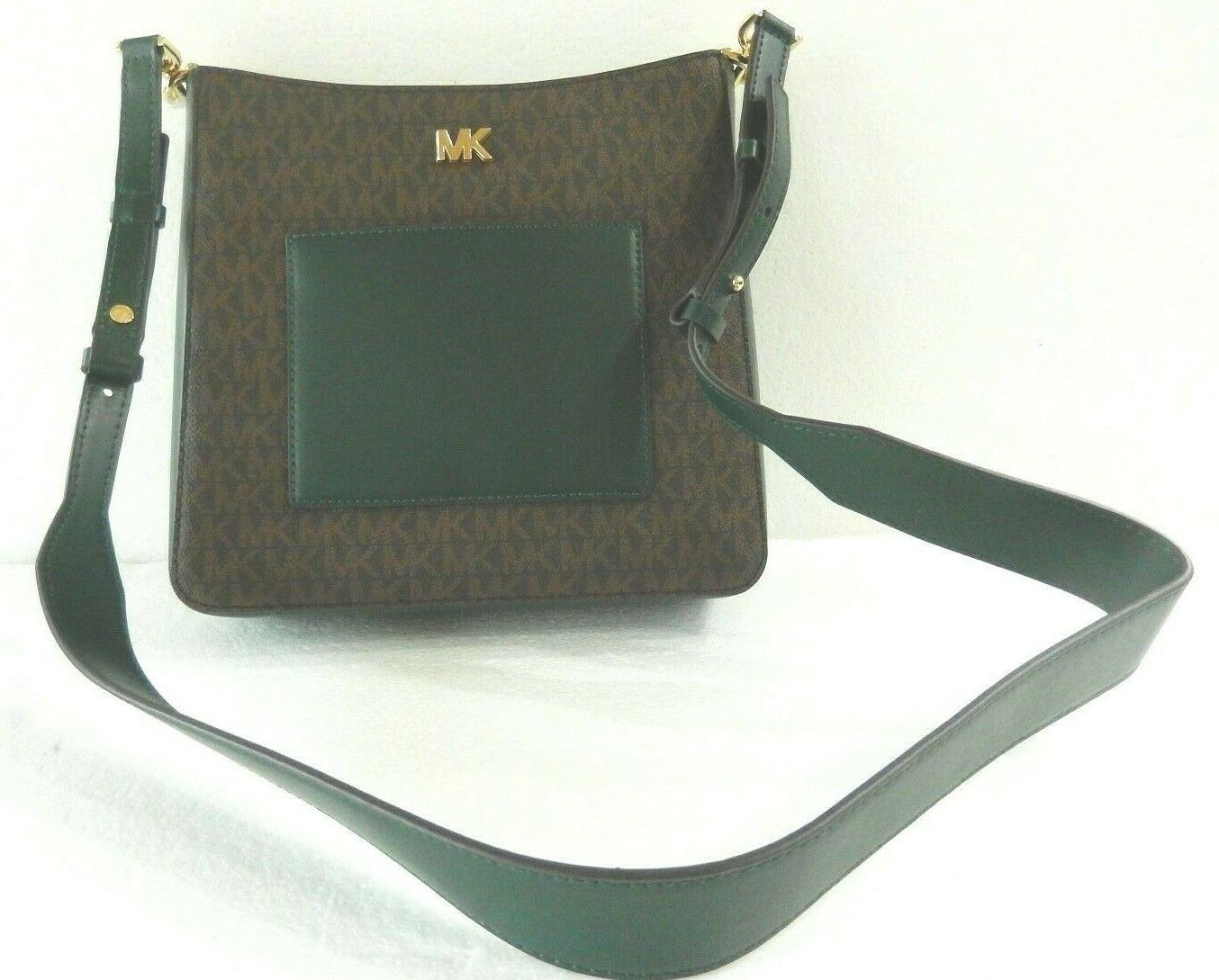 NWT $248 Michael Kors Gloria Signature Racing Green Pocket Swingpack Crossbody
