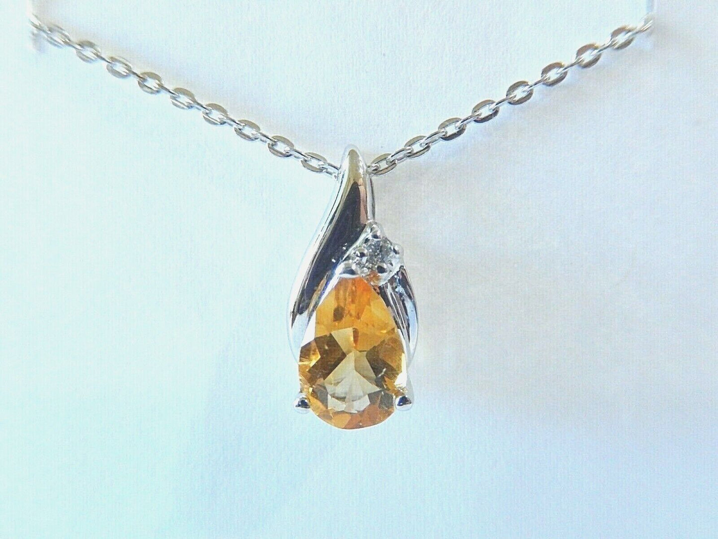 *NWT* 14k White Gold 1.00 CT Pear Citrine And Diamond Pendant with 18" Chain
