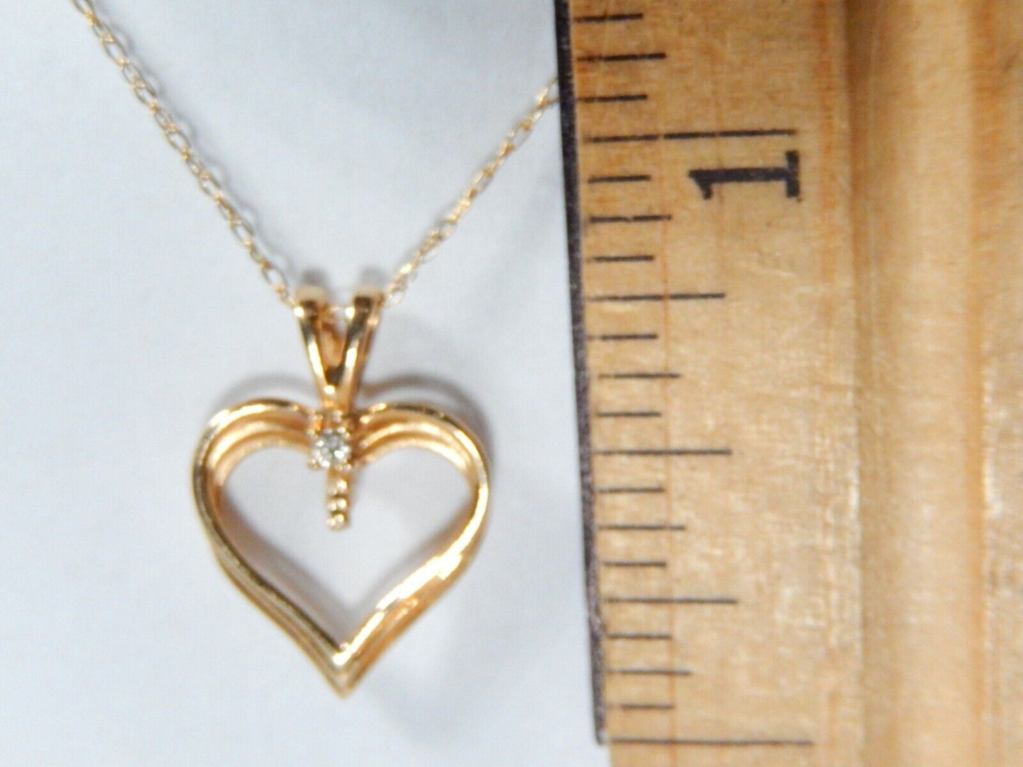 *VINTAGE*  10K Yellow Gold Solitaire Diamond Heart Pendant with 10K 18" Chain