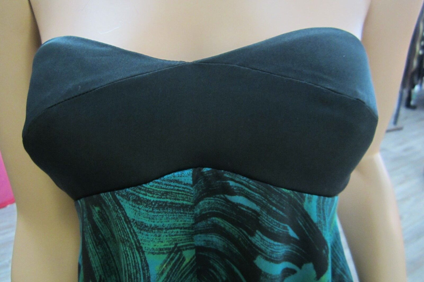 VERY NICE BEBE Silk Strapless Back Tie Mini Cocktail Dress Party  SZ M