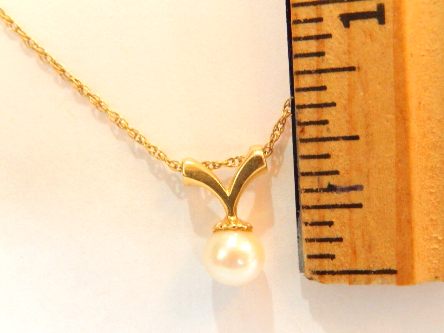 14K Yellow Gold Round White 6mm Pearl Pendant Necklace 18"