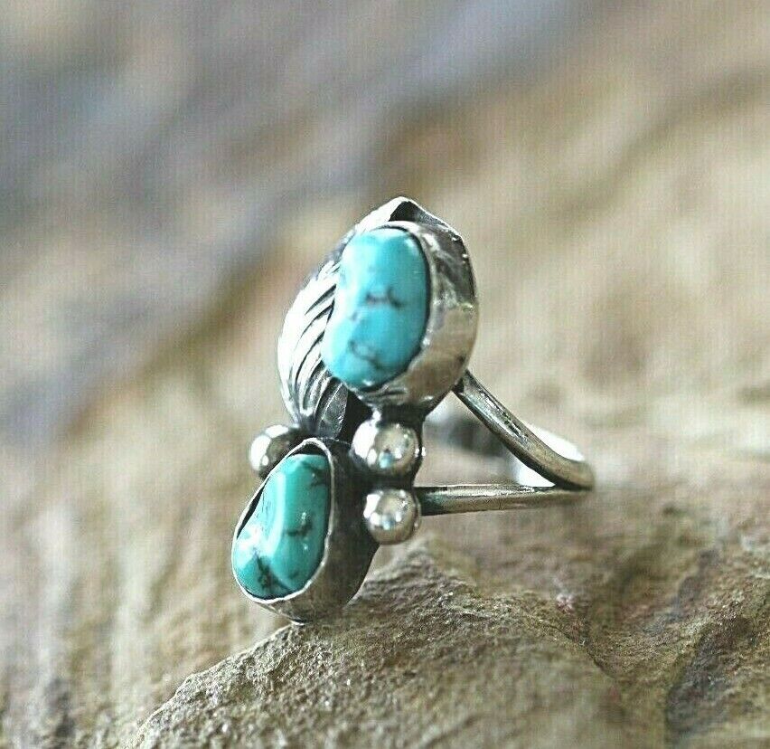 *VINTAGE* Signed Sterling Silver Native American Navajo Turquoise Ring Size 4.25