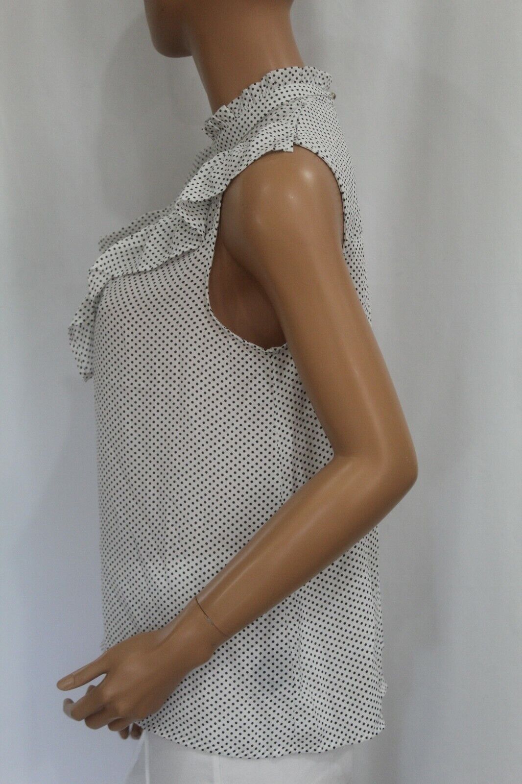 *NWOT* Who What Wear Sleeveless Super Cute Poka Dot Top Size Med