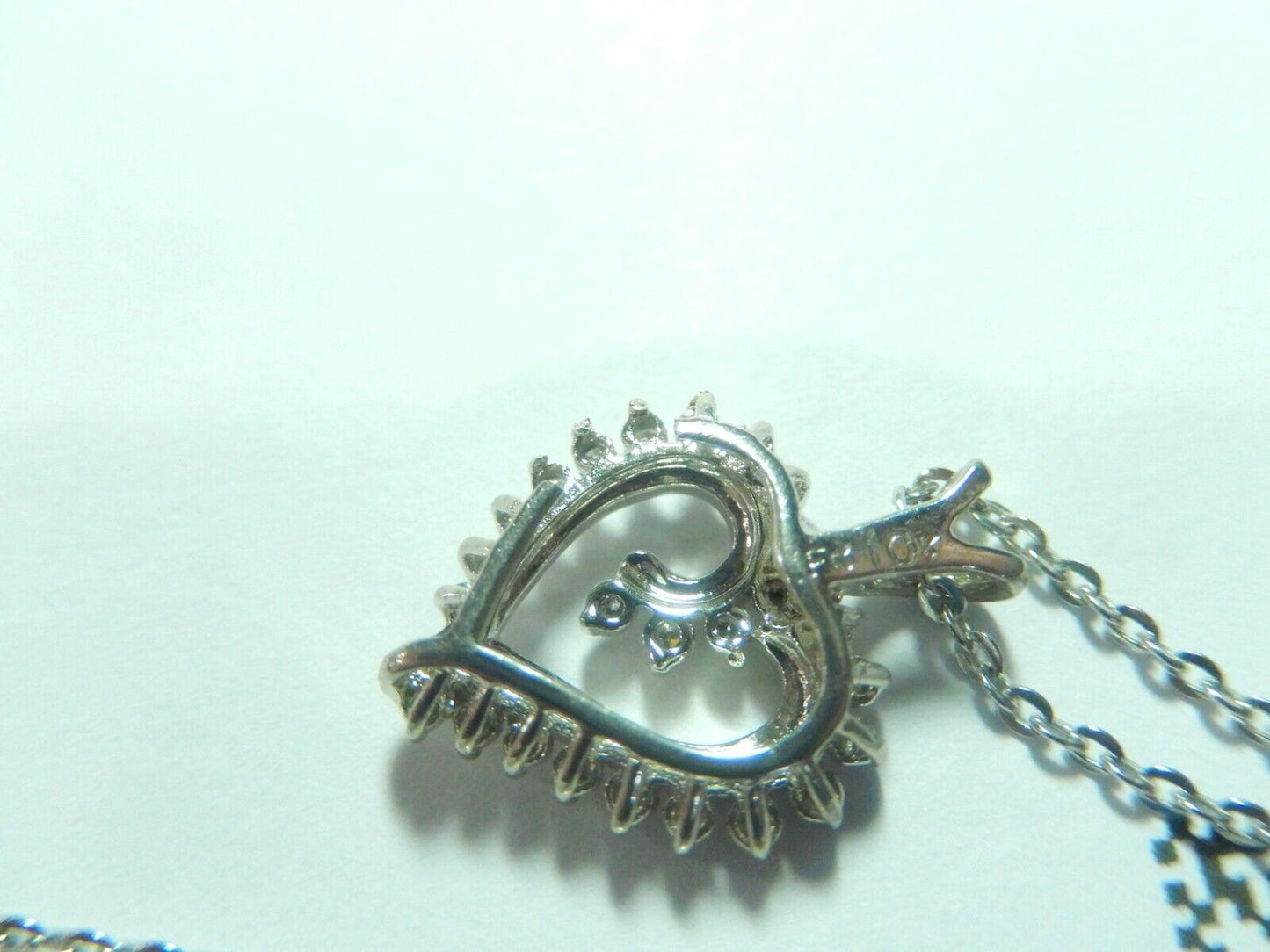 *VINTAGE*  10K White Gold 1/4CT 25 Diamond Heart Pendant w/18"chain