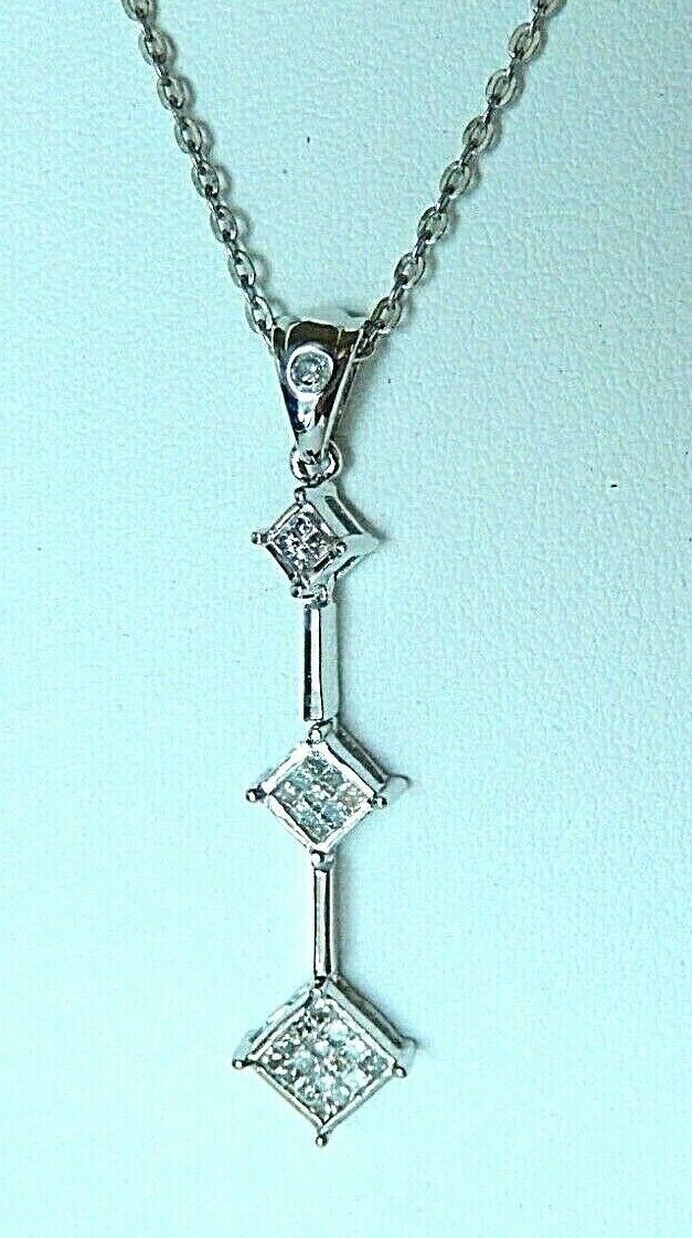 *NWT* 10K White Gold 1/4CT Diamond Graduated Journey Pendant w/18" Chain