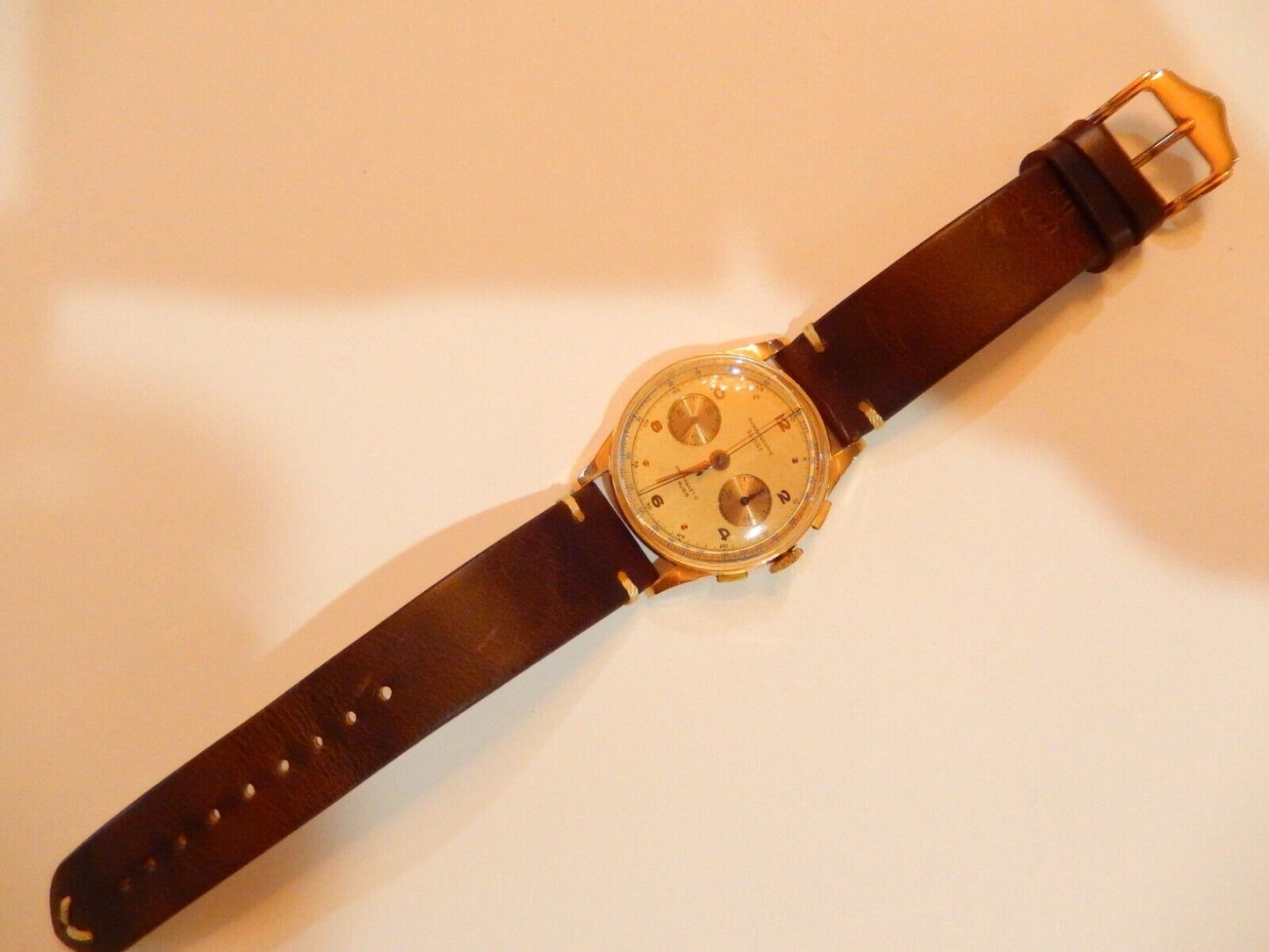 Chronographe Suisse 38mm Original Finish 18K Yellow Gold Manual Wind Wristwatch