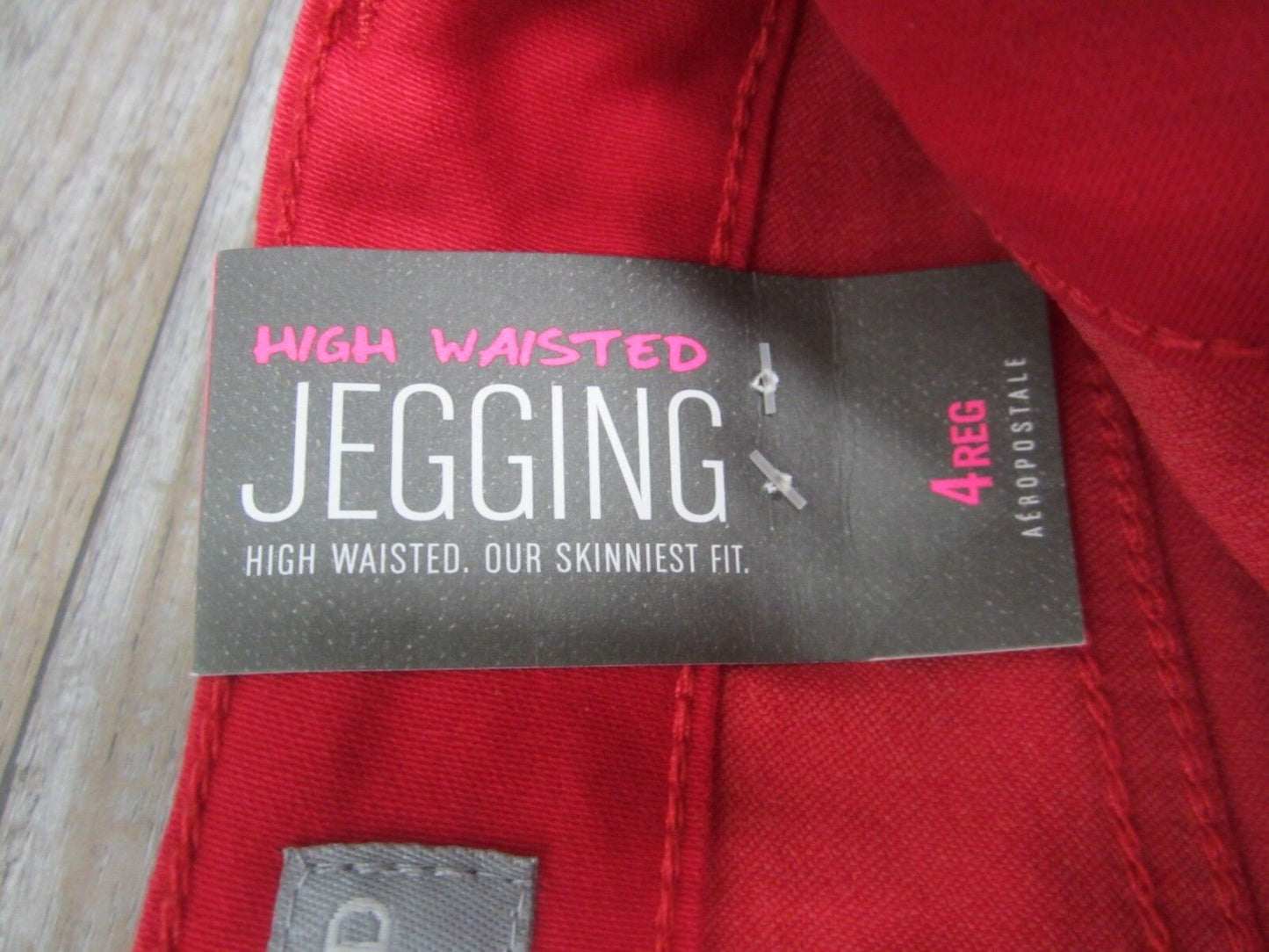NWT Aeropostale Womens Seriously Stretchy Red Color Wash High-Waisted Jegging 4R