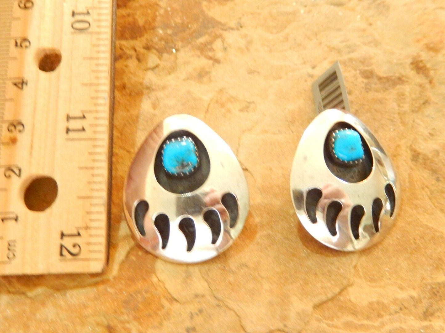 VTG SOUTHWESTERN STERLING SILVER TURQUOISE SHADOWBOX BEAR CLAW PIERCED EARRINGS