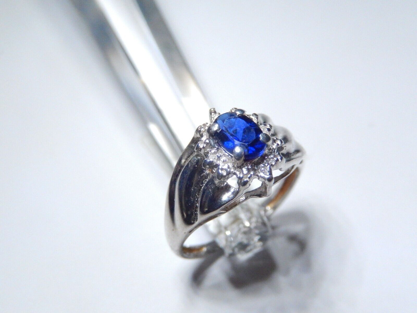 *NWT* 10k White Gold Lab Created Oval Sapphire and Diamond Halo Ring Sz 6.5