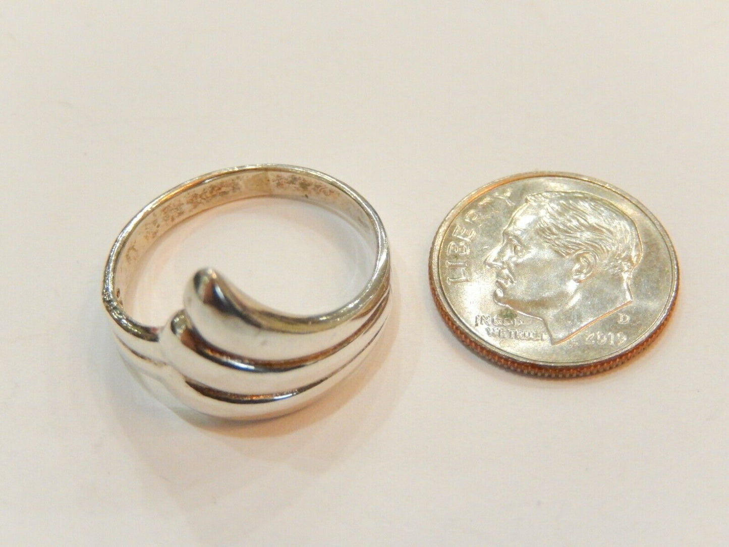 *VINTAGE*  925 Sterling Silver Modernist Ring Size 8.5