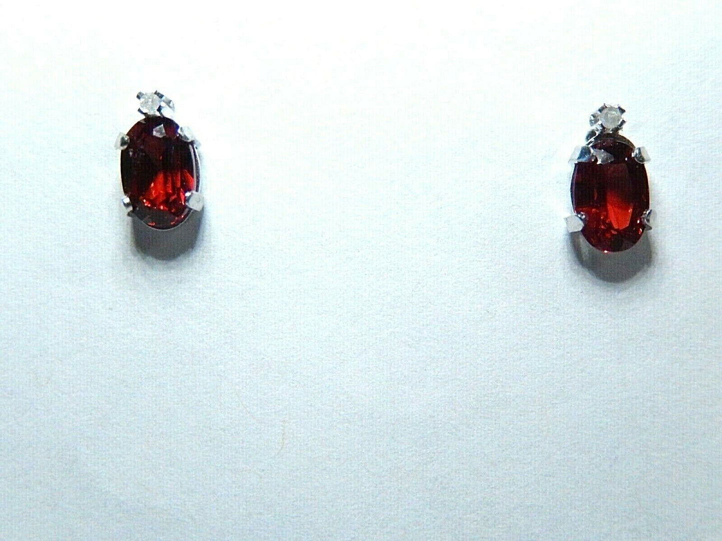 *NWT* 14K White Gold 1.00CTRed Garnet & Diamond Solitaire Women's Stud Earrings