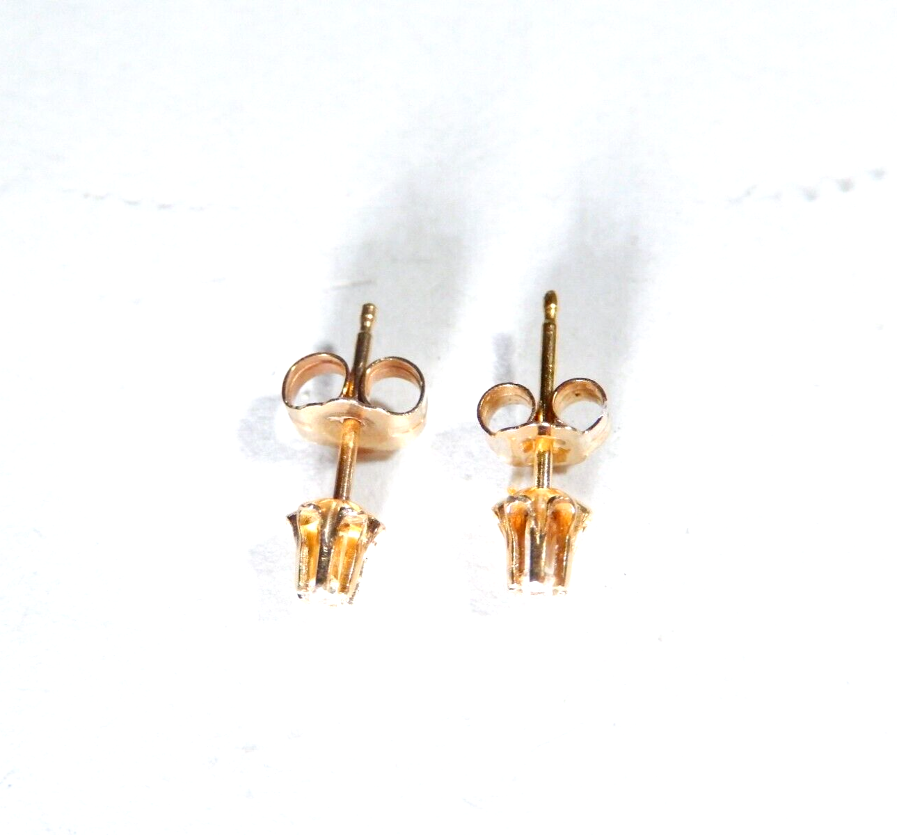 *VINTAGE*  - 14k Yellow Gold Diamond Buttercup Earrings
