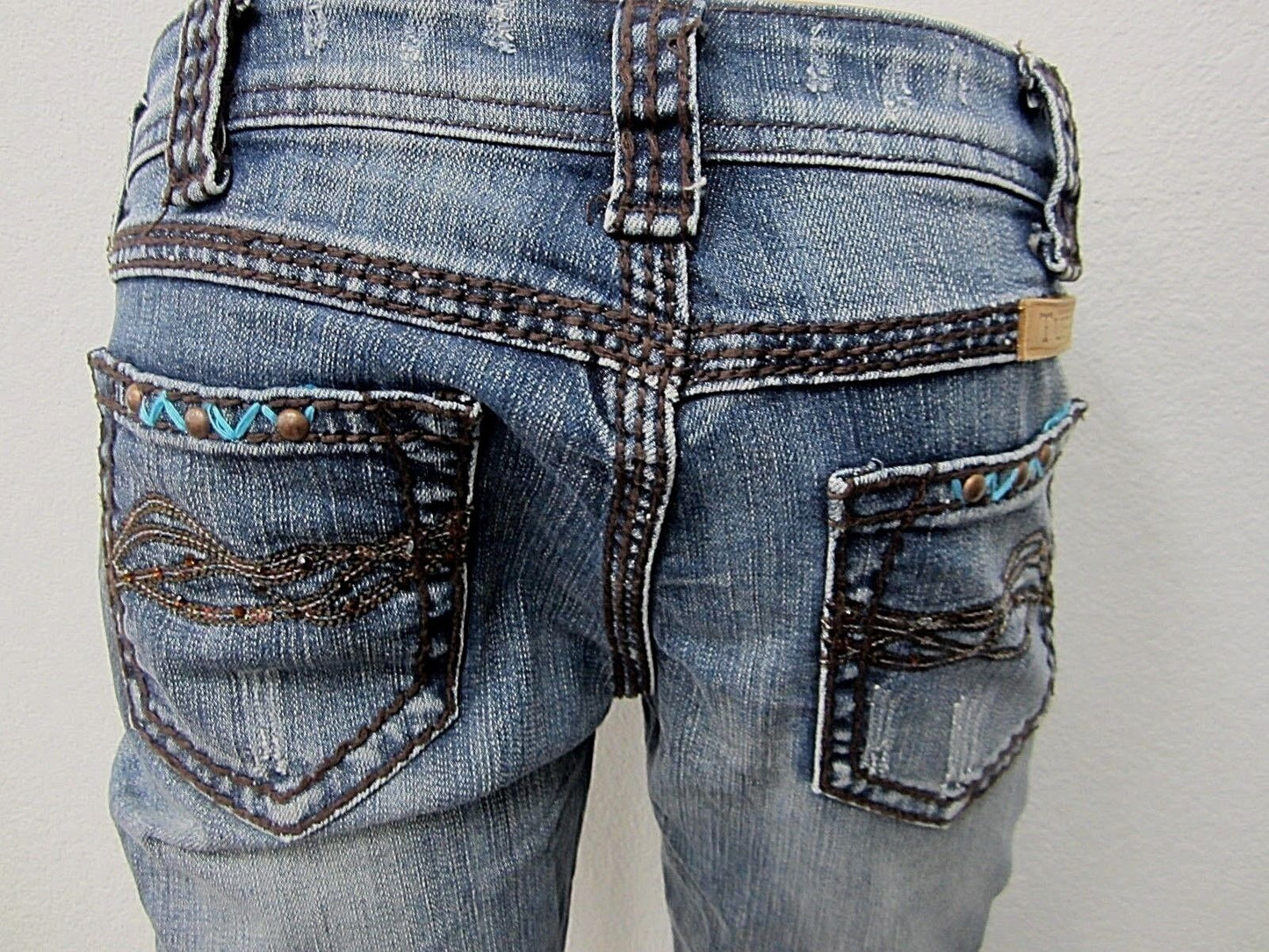 NWOT COWGIRLTUFF Copper Bling Jeans Womens Capri Distressed Stretch Sz 26 x 24