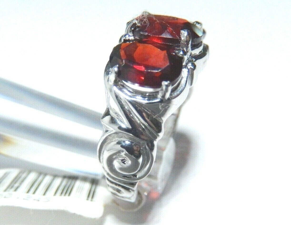 *NWT* 10k White Gold 2.75CT Oval Garnet Three Stone Ring Size 7