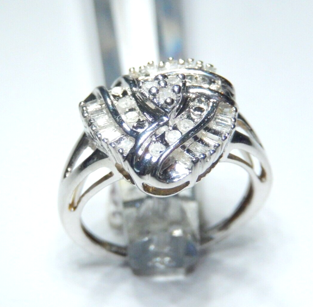 *NWT* 10k White Gold .25 CT Diamond Cluster Cocktail Ring  Size 7.25