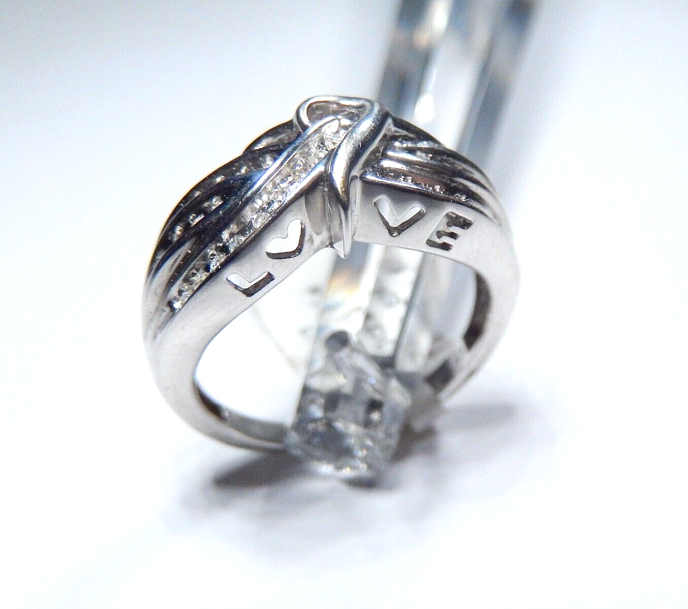 *VINTAGE* 10k White Gold  1/3 CT  Natural Diamond *LOVE* Cutout Band Size 7.5