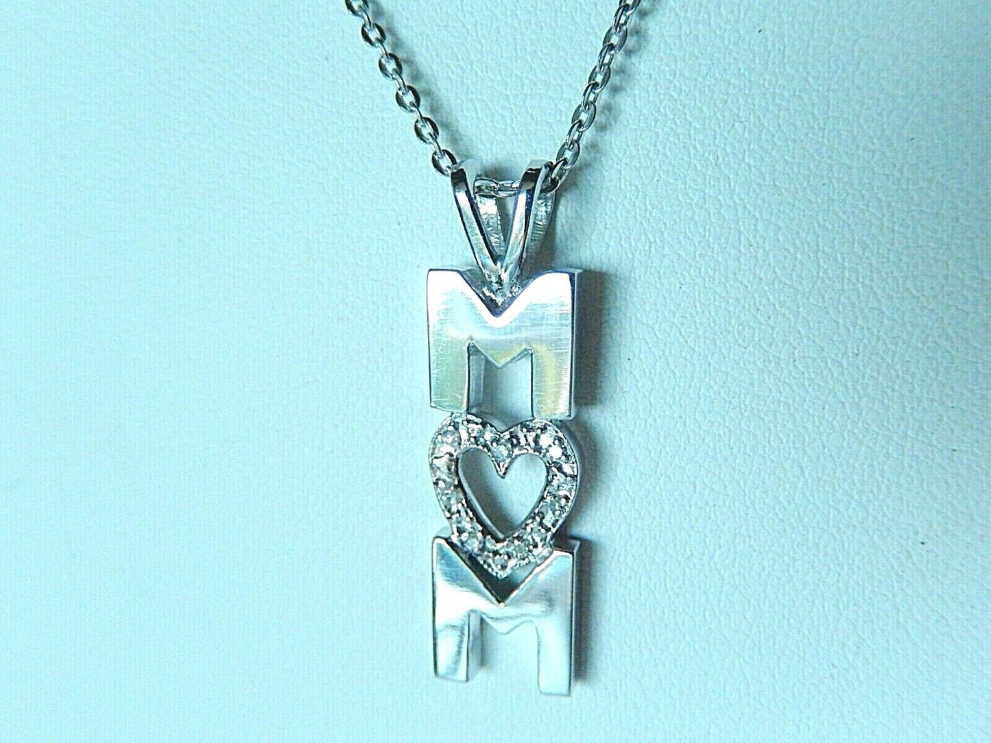 *NWT* 10Kt White Gold Mom Heart 7 Diamond Pendant w/18" Chain