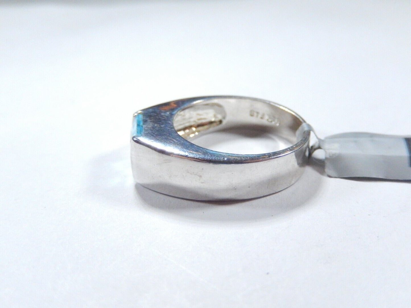*VINTAGE*  Sterling Silver  2.00 CT Sky Blue Topaz 6mm Band Ring Size 7.75