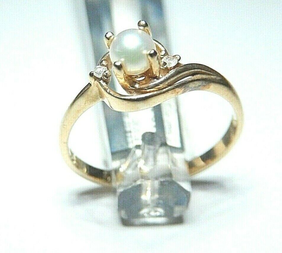 *VINTAGE* 10k Yellow Gold 4mm Real  Pearl & Diamond Ring Size 6.5