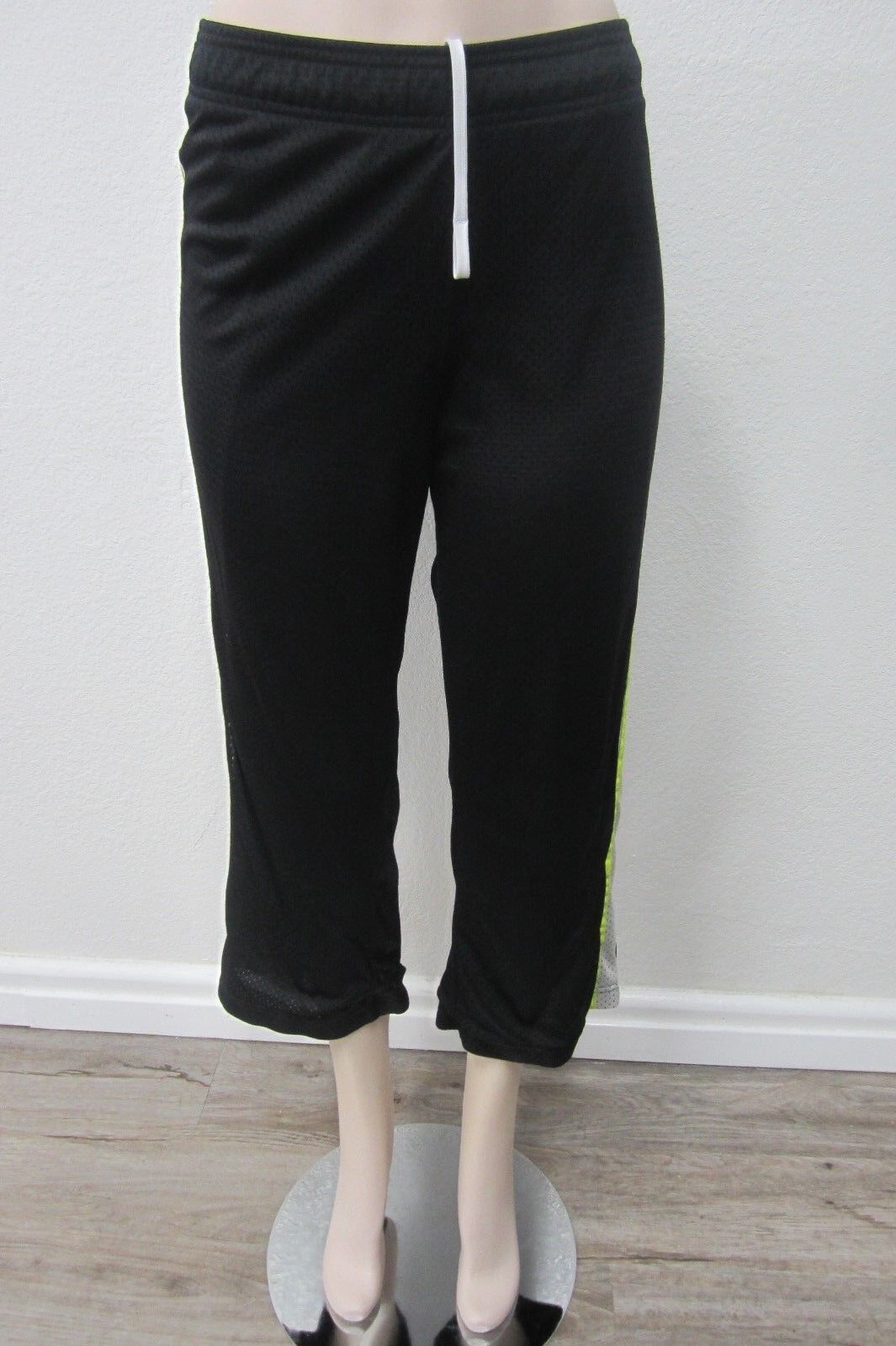 *NICE* Nike Womens Athletic Elastic Drawstring Capri Black Size XL (16-18) x 24L