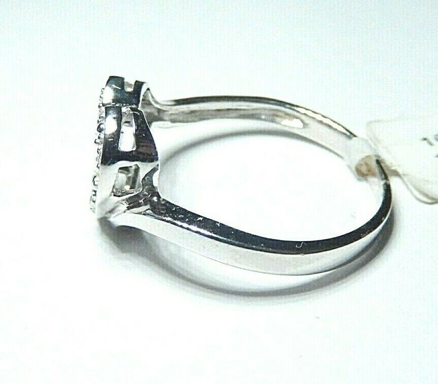 *NWT* 10K White Gold Diamond Heart Ring Size 7.5