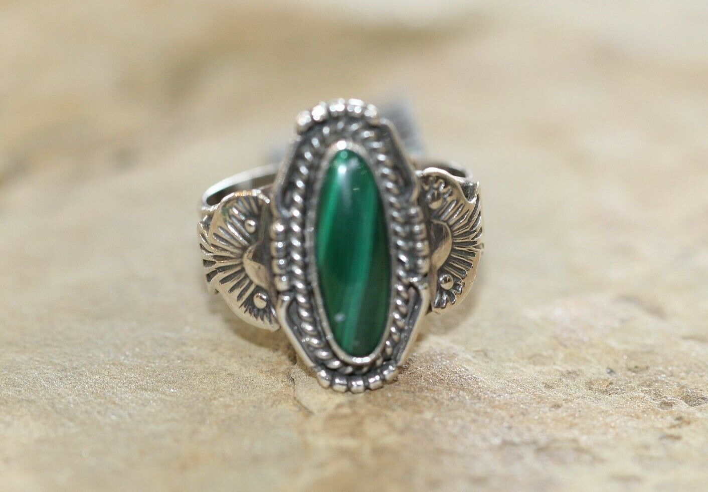 *VINTAGE*  Native American Malachite Sterling Silver Ring  size 8.5