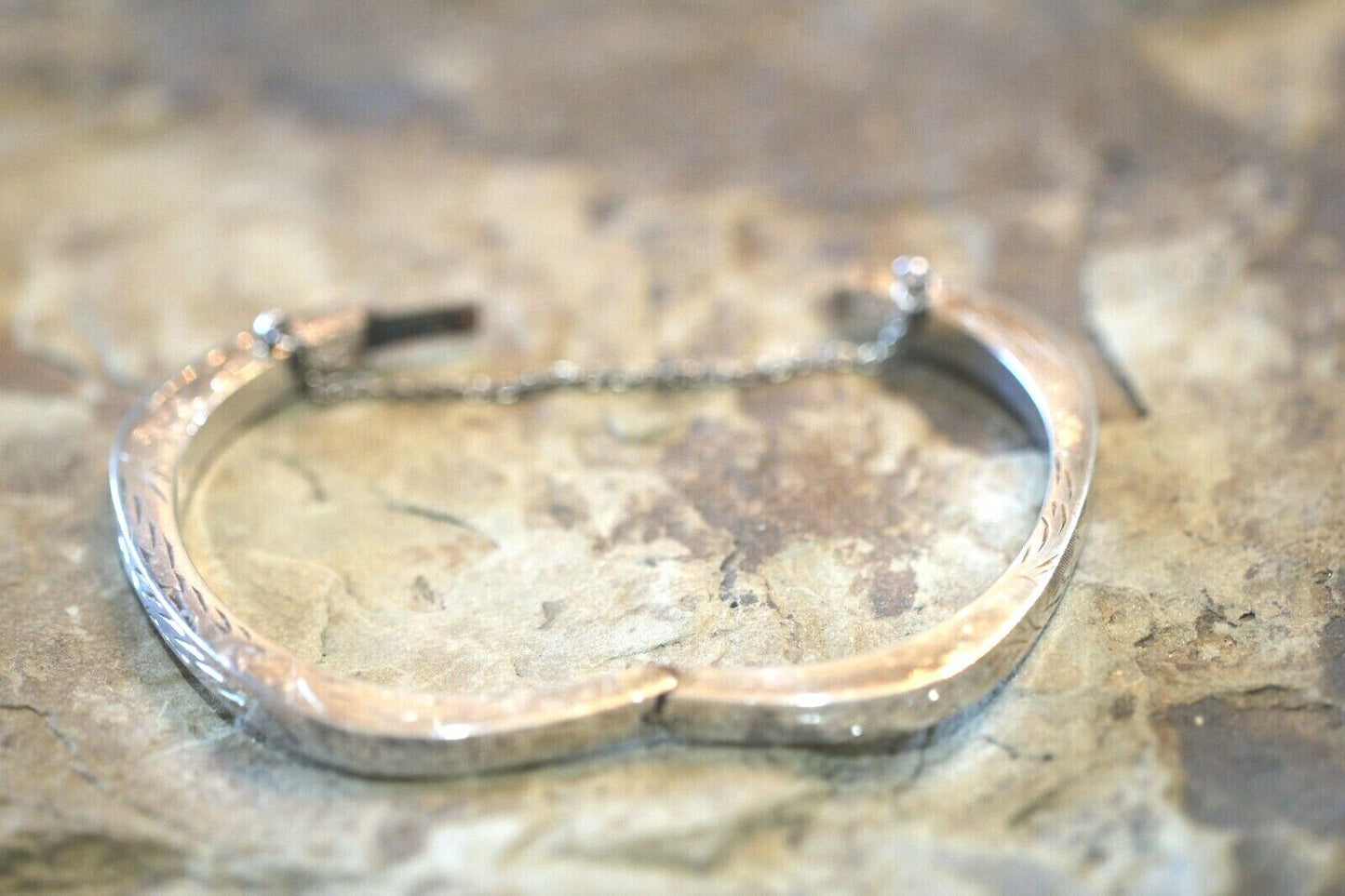 *VINTAGE*  Thailand Sterling Silver Etched Engraved Hinged Bangle Bracelet
