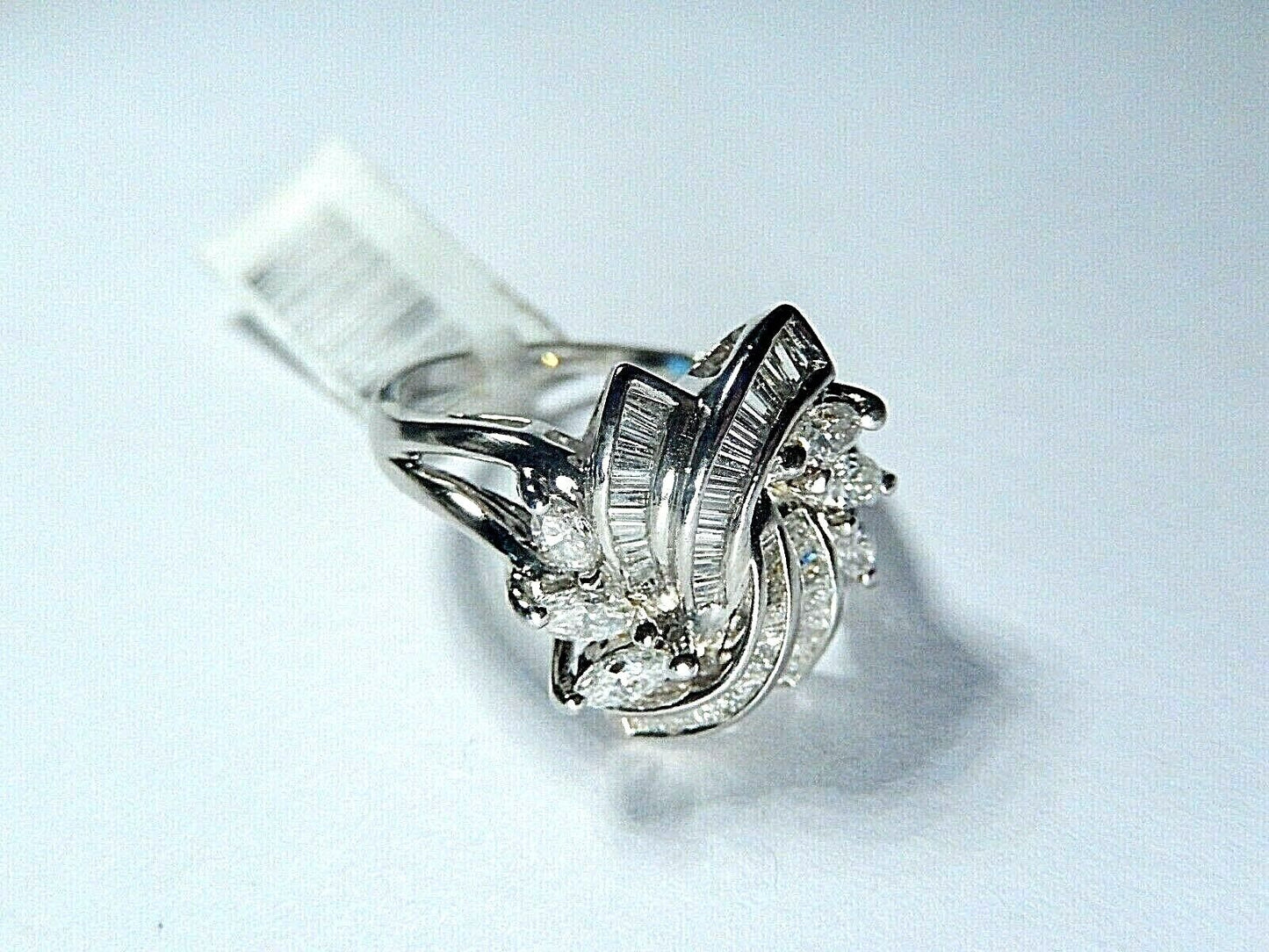 *VINTAGE* 14K WHITE GOLD  3/4 CT TW NATURAL VS  DIAMOND RING  SIZE 8.5