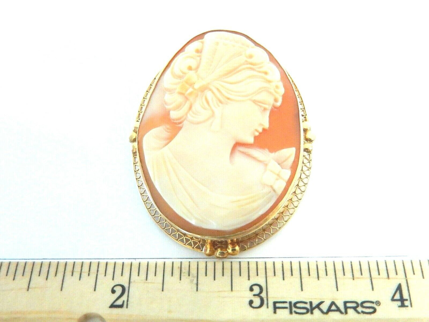 *VINTAGE*  14K Yellow Gold Bordered Extra Large 2" x 1.5" Cameo Pin/Pendant