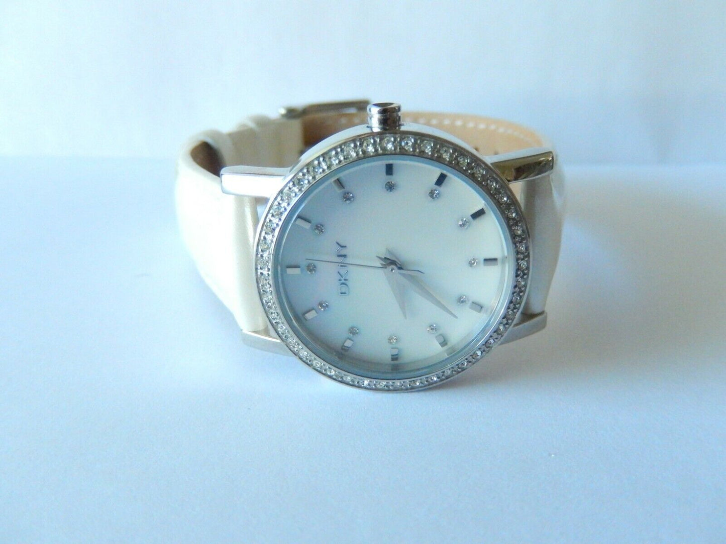 *NEW* DKNY Women's Watch Mother of Pearl Dial MOP White Leather Band NY-8015