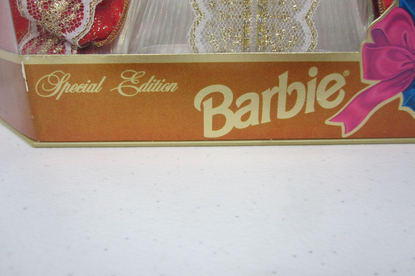 NRFB Happy Holidays Barbie Special Edition 10th Anniversary 1997 Mattel #17832