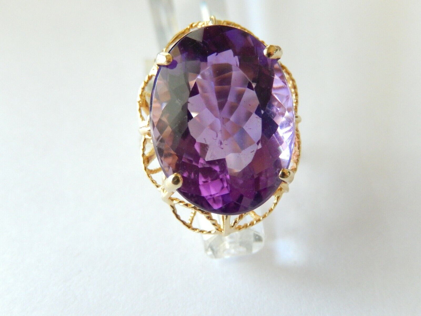 *VINTAGE*  14k Yellow Gold Vibrant Purple 16CT Oval Amethyst Filigree Ring Sz 7